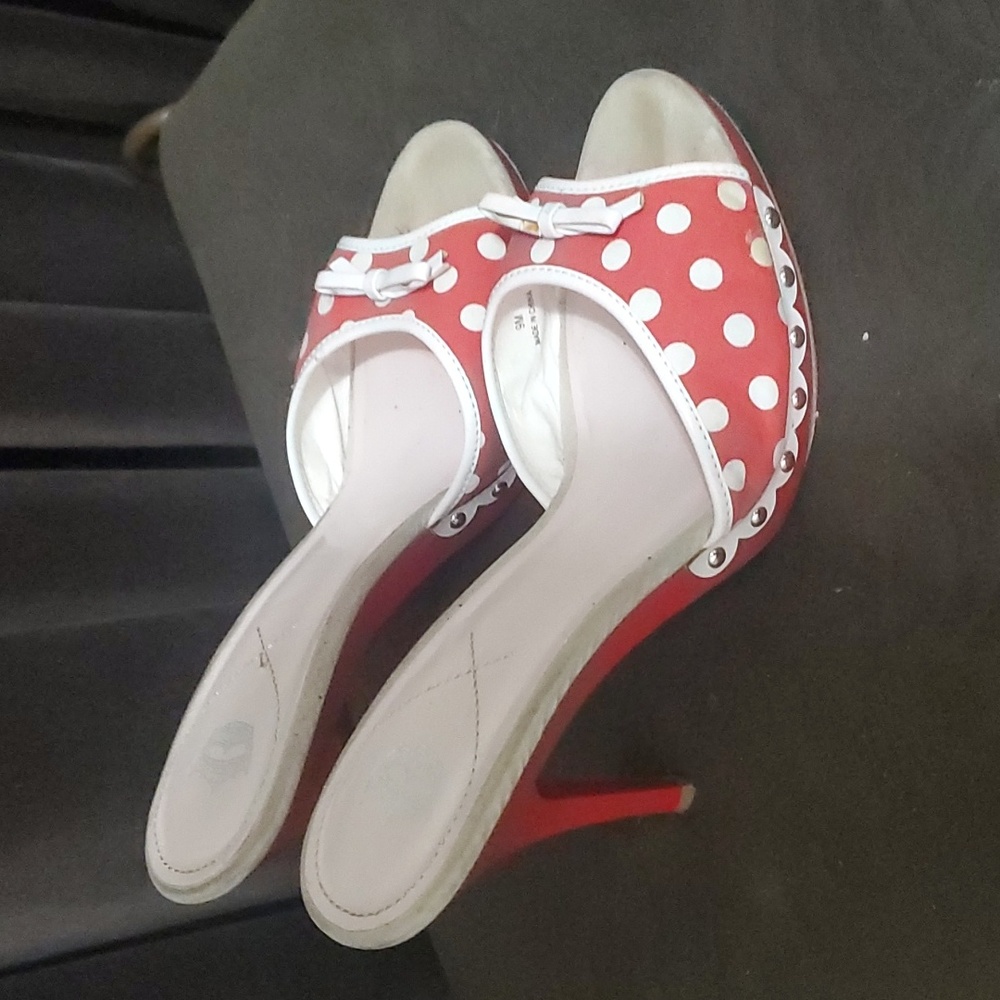 Sandal - Picture 2 of 2